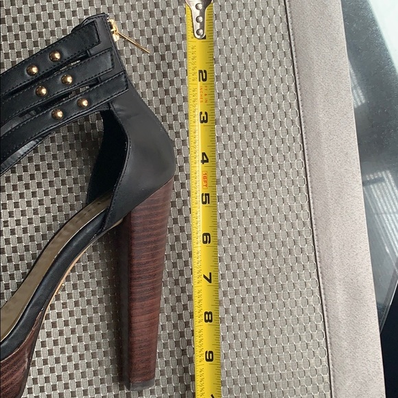 Bebe - Picture 7 of 7